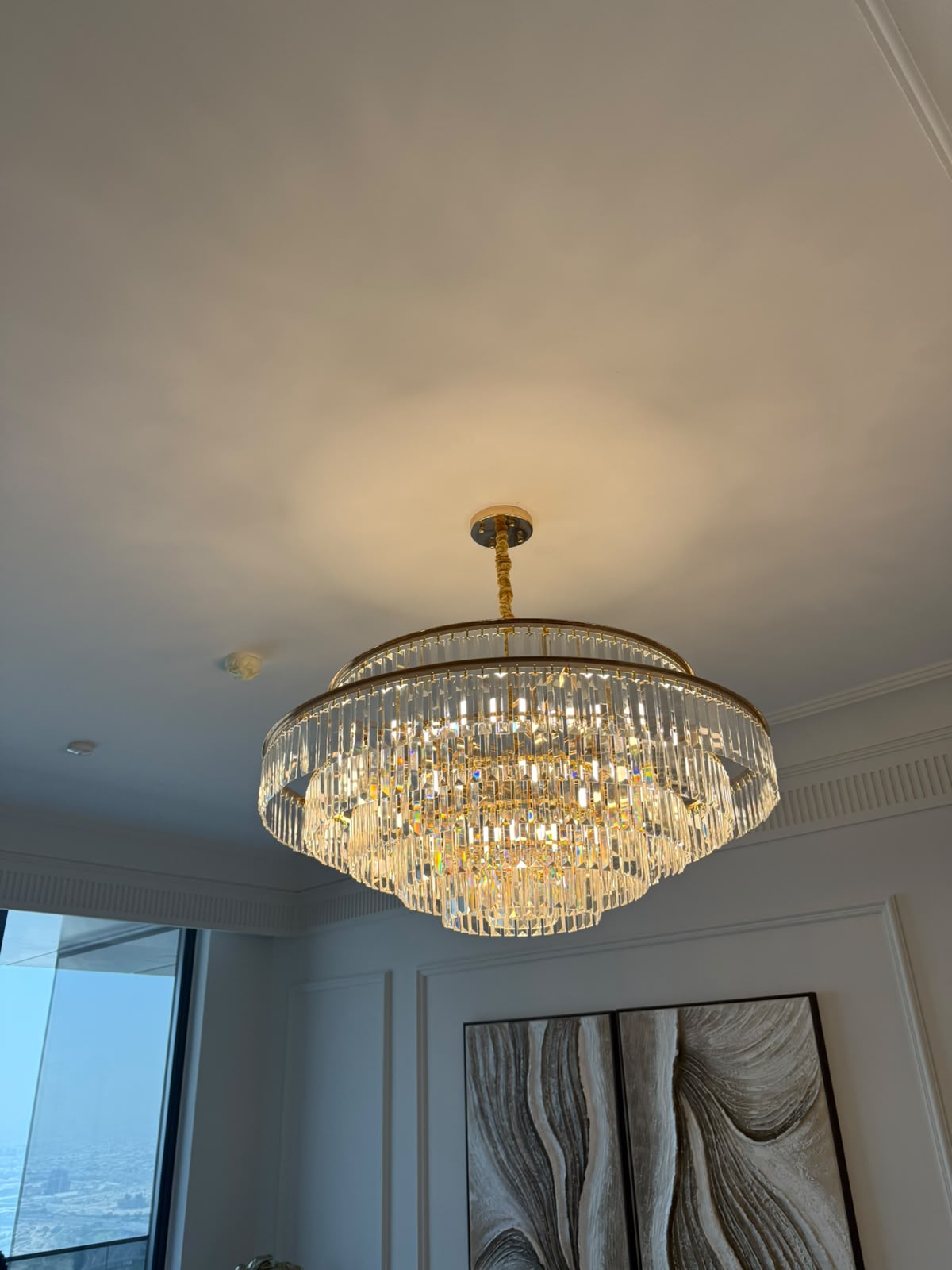 Luxury Penthouse & High-Rise Chandelier Installation in Dubai: Concrete Slabs, Permits, Sizing, and Cost Guide